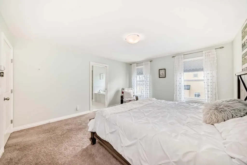 98 Mahogany Way SE Calgary AB T3M 1N5