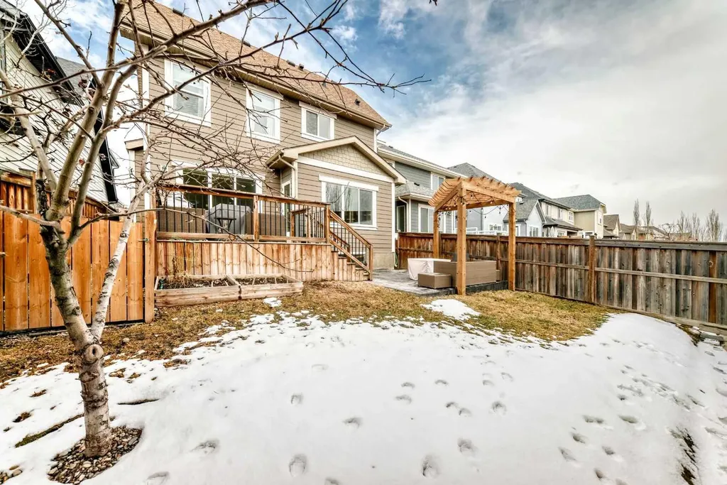 98 Mahogany Way SE Calgary AB T3M 1N5
