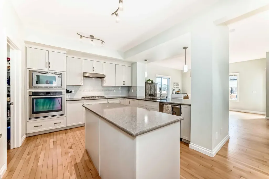 98 Mahogany Way SE Calgary AB T3M 1N5