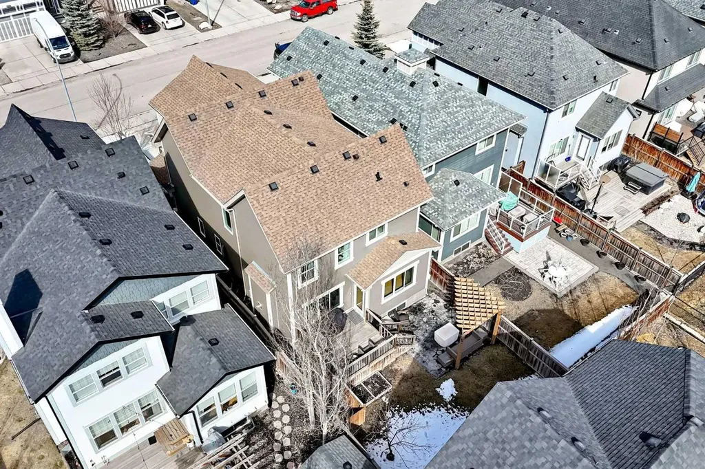 98 Mahogany Way SE Calgary AB T3M 1N5