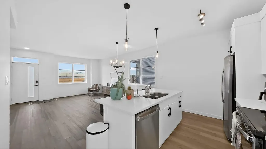 302 Uplands Boulevard N Lethbridge AB T1H 7C7