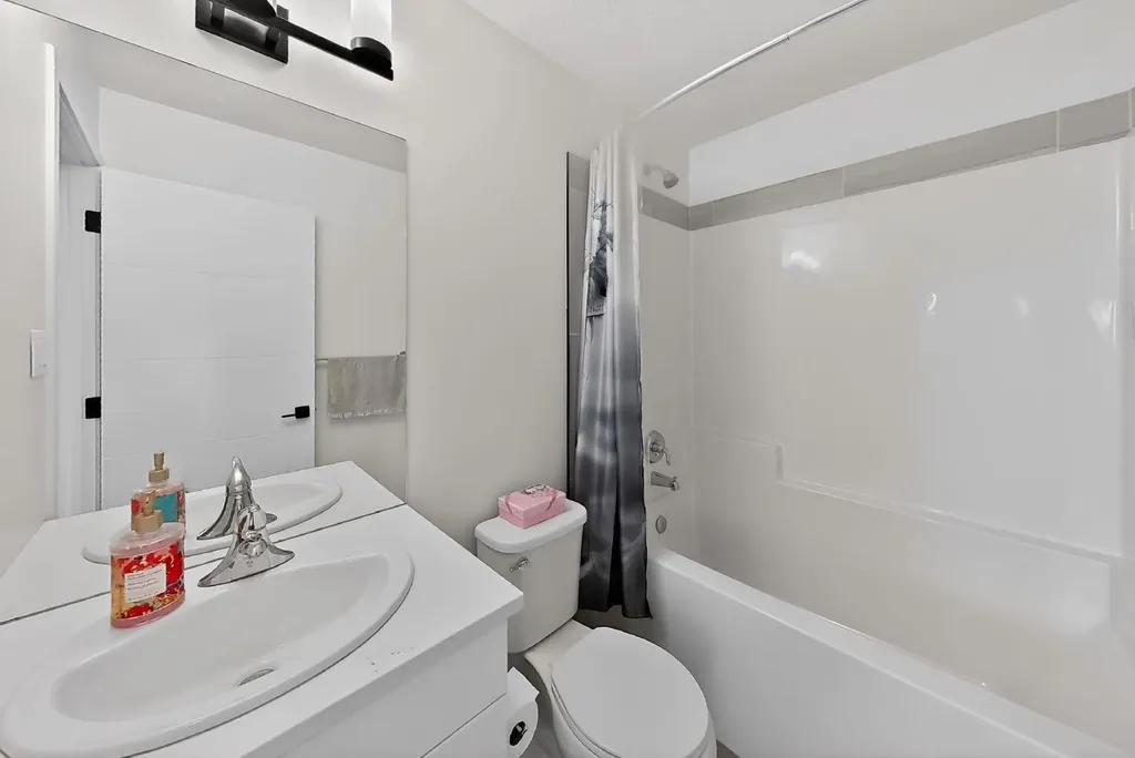 302 Uplands Boulevard N Lethbridge AB T1H 7C7