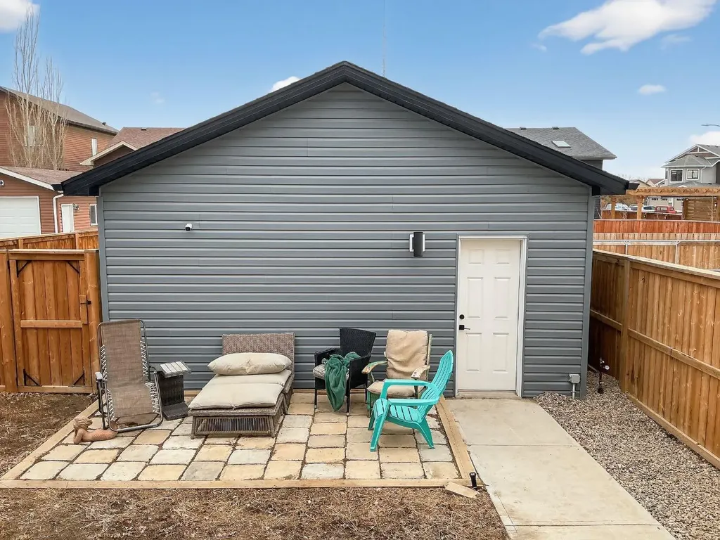 302 Uplands Boulevard N Lethbridge AB T1H 7C7