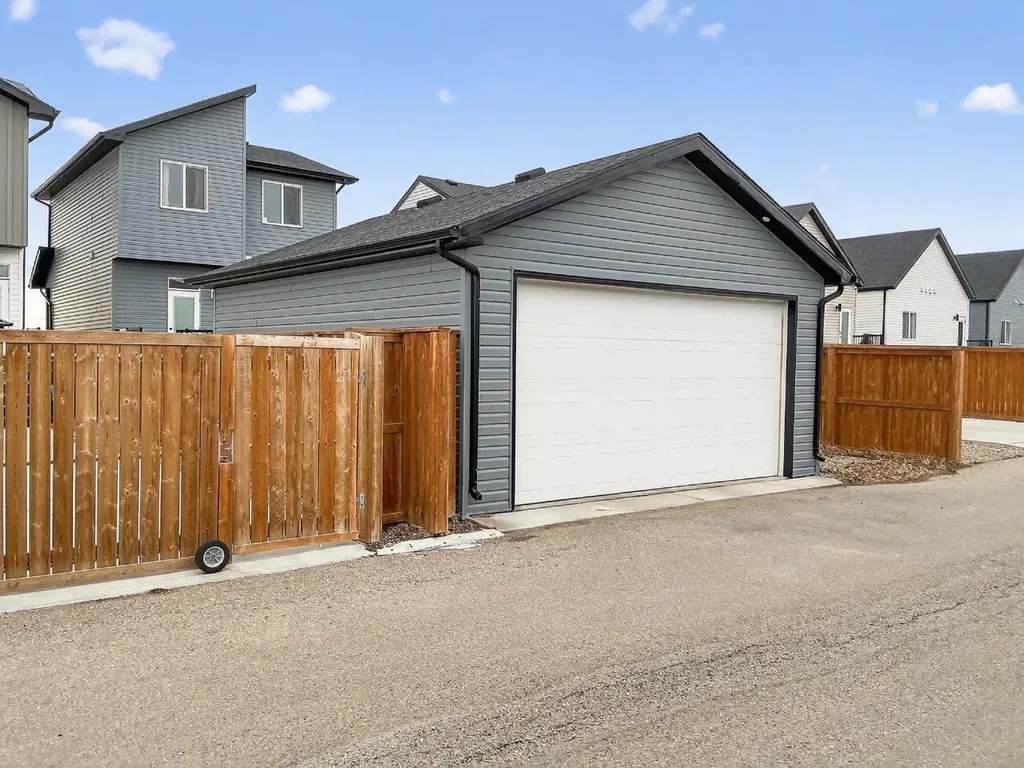 302 Uplands Boulevard N Lethbridge AB T1H 7C7