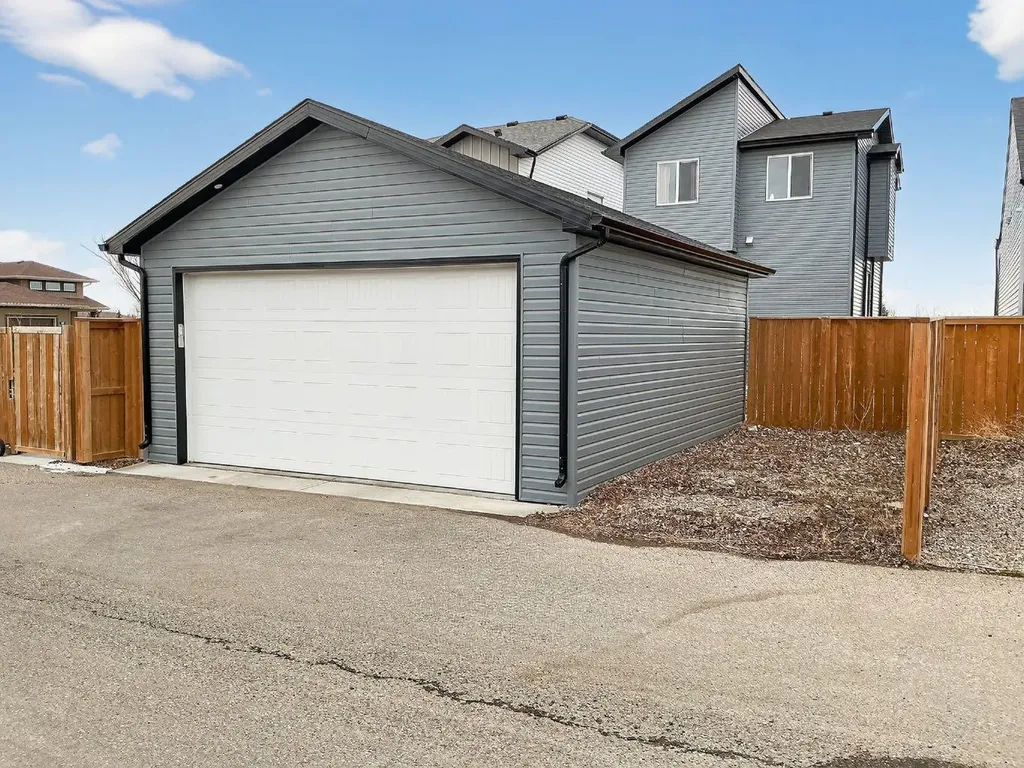 302 Uplands Boulevard N Lethbridge AB T1H 7C7