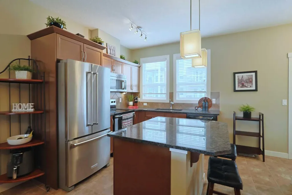 505 Evanston Square NW Calgary AB T3P 0G9