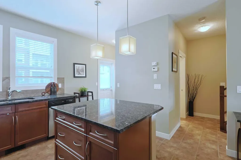 505 Evanston Square NW Calgary AB T3P 0G9