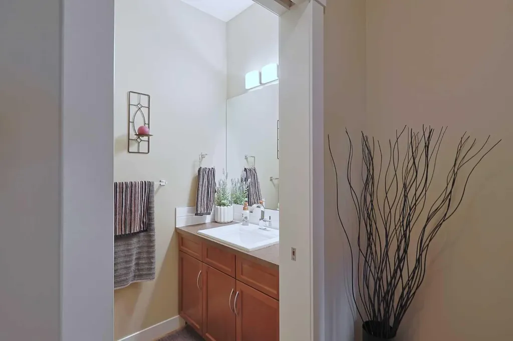 505 Evanston Square NW Calgary AB T3P 0G9