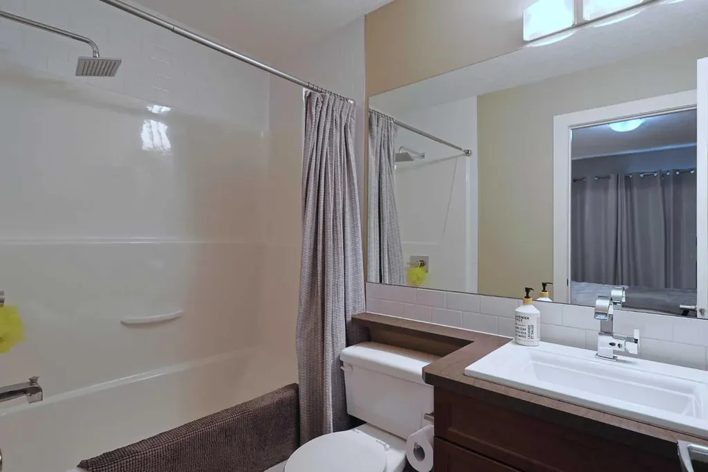 505 Evanston Square NW Calgary AB T3P 0G9