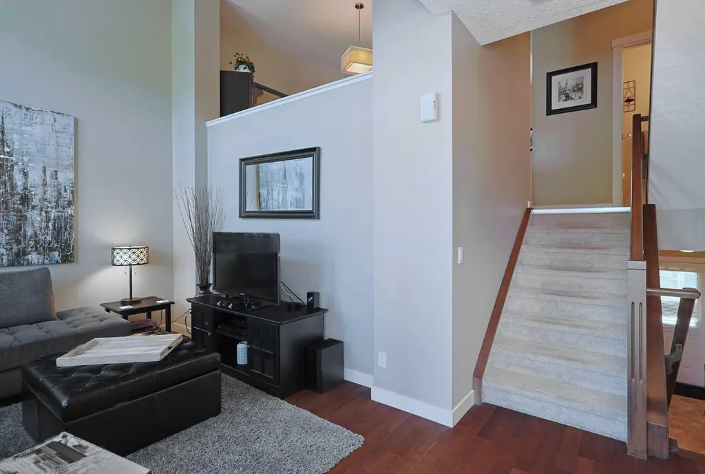 505 Evanston Square NW Calgary AB T3P 0G9