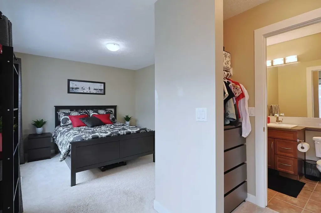 505 Evanston Square NW Calgary AB T3P 0G9