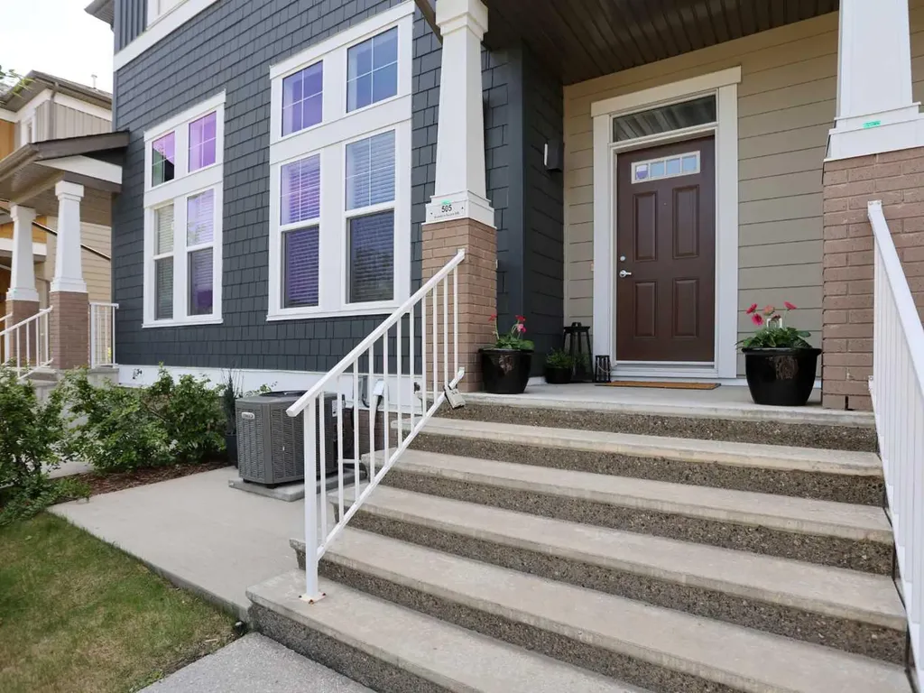 505 Evanston Square NW Calgary AB T3P 0G9