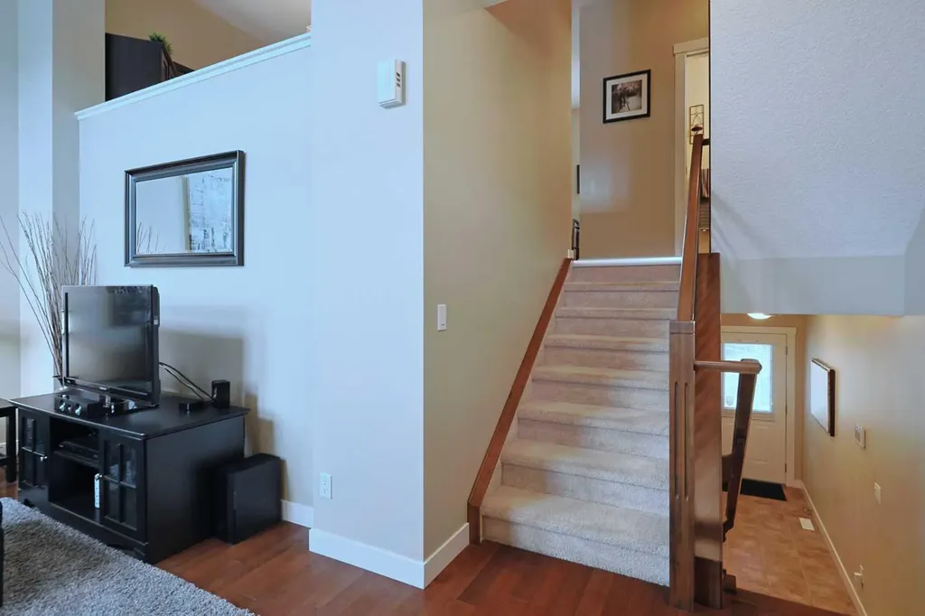 505 Evanston Square NW Calgary AB T3P 0G9