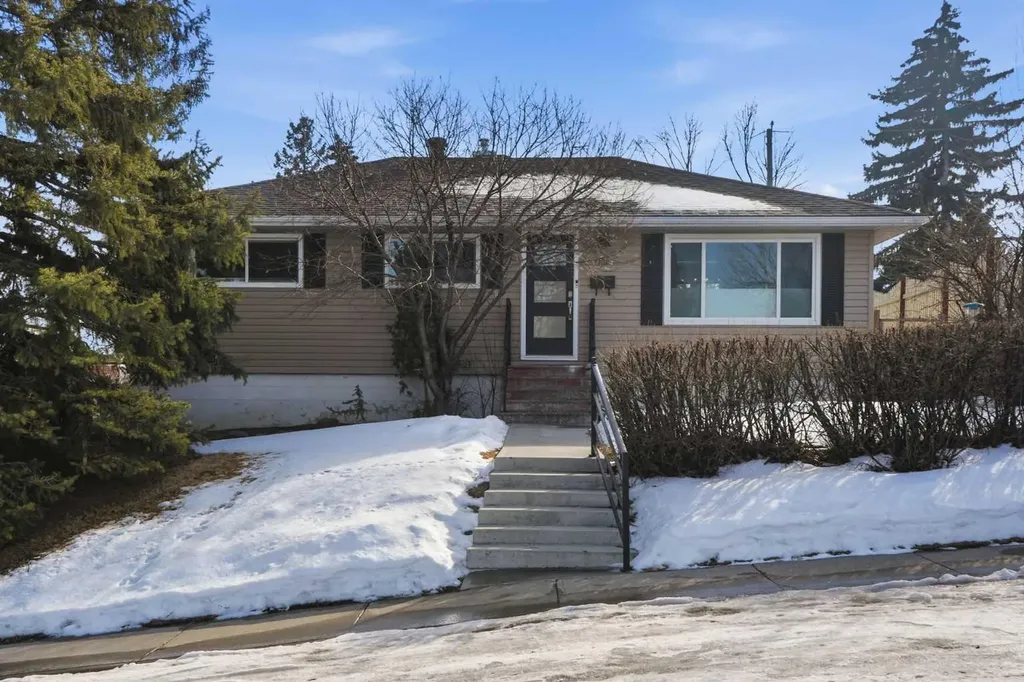 1 Thorncliffe Crescent NW Calgary AB T2K3A9