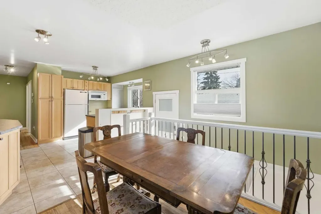 1 Thorncliffe Crescent NW Calgary AB T2K3A9