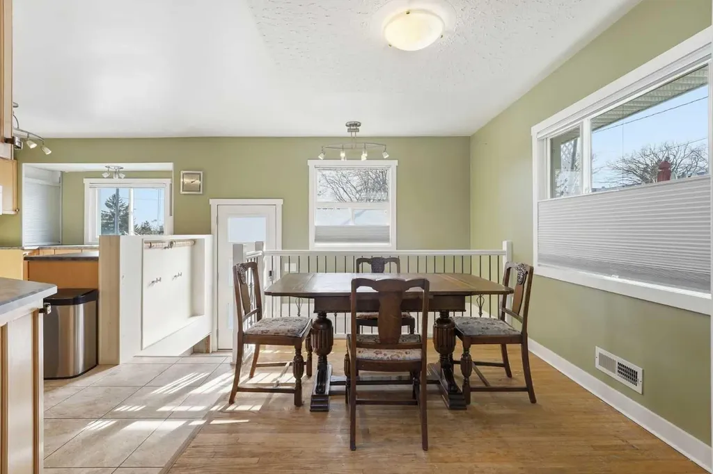 1 Thorncliffe Crescent NW Calgary AB T2K3A9