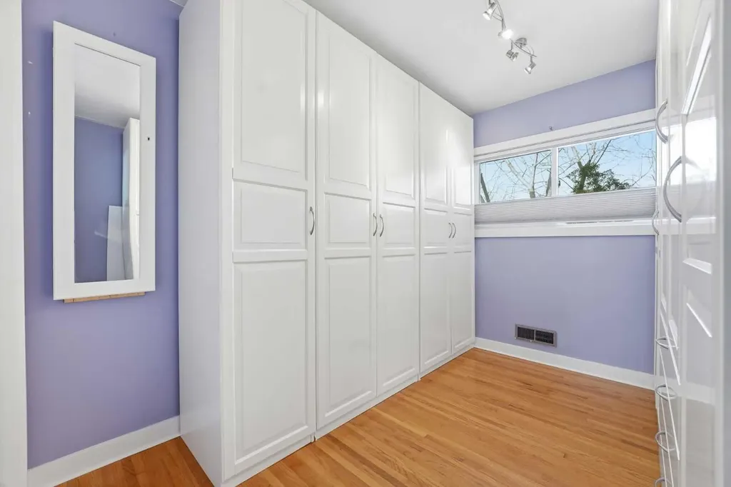 1 Thorncliffe Crescent NW Calgary AB T2K3A9