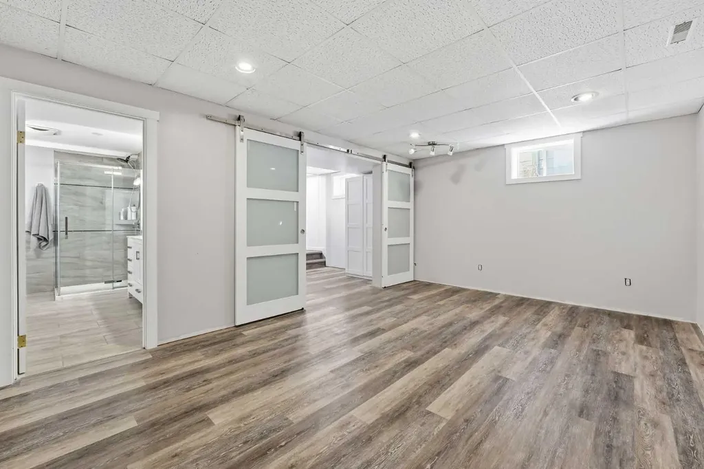 1 Thorncliffe Crescent NW Calgary AB T2K3A9