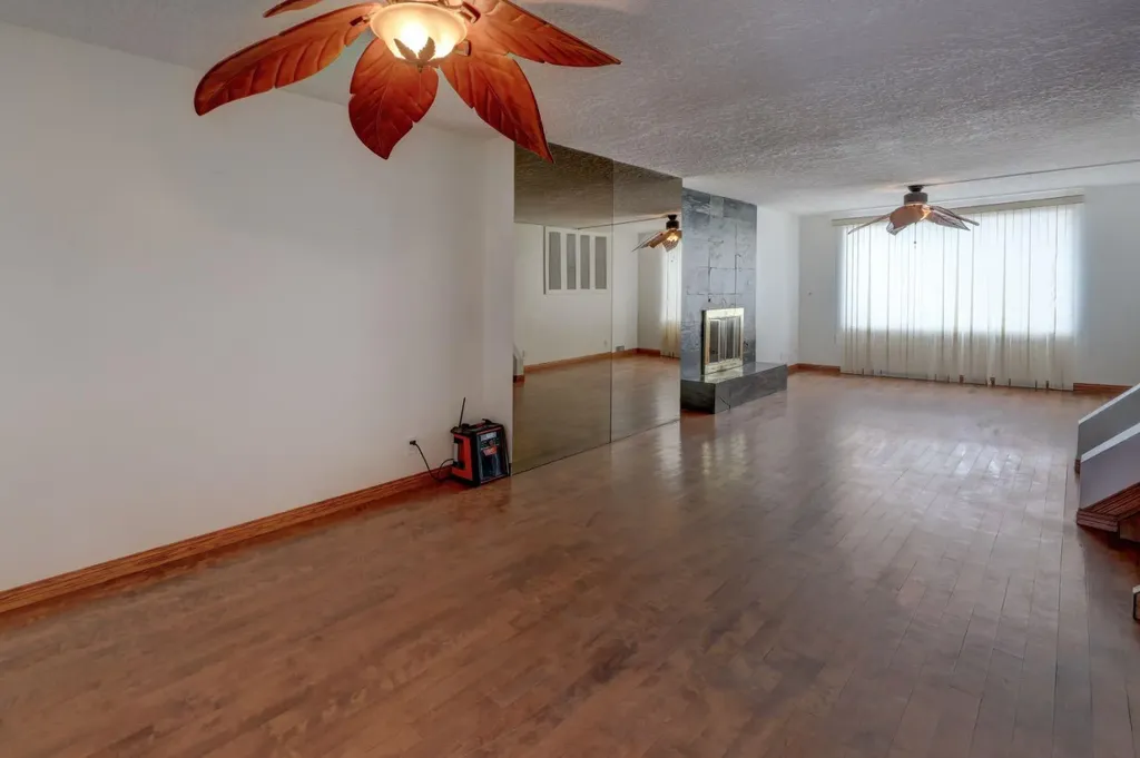 1708 29 Street SW Calgary AB T3C 1M4