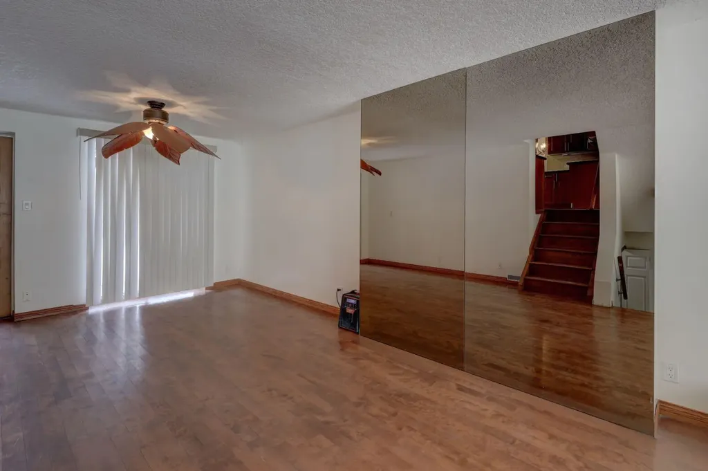 1708 29 Street SW Calgary AB T3C 1M4
