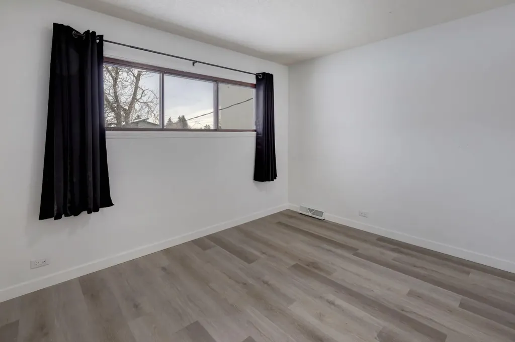 1708 29 Street SW Calgary AB T3C 1M4