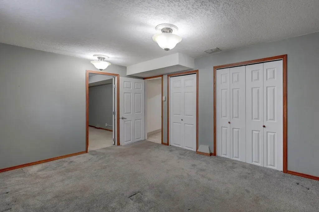 1708 29 Street SW Calgary AB T3C 1M4