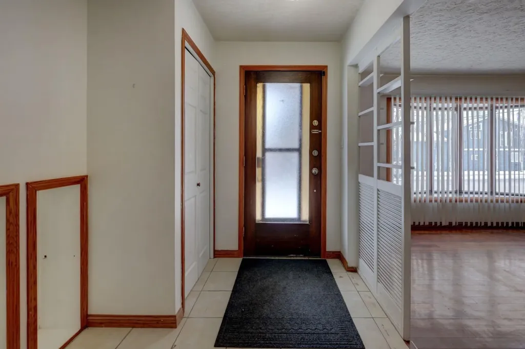1708 29 Street SW Calgary AB T3C 1M4