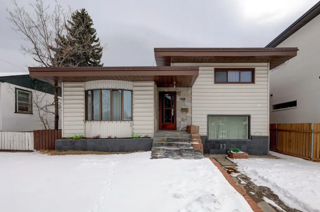 1708 29 Street SW Calgary AB T3C 1M4