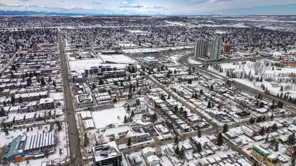 1708 29 Street SW Calgary AB T3C 1M4
