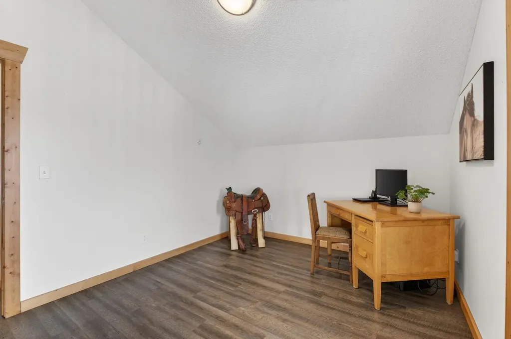 3-4535 Township Road 320 Rural Mountain View County AB T0M 1X0