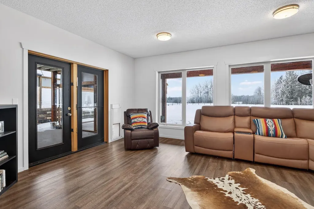 3-4535 Township Road 320 Rural Mountain View County AB T0M 1X0