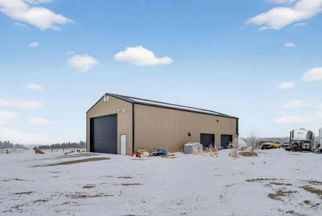 3-4535 Township Road 320 Rural Mountain View County AB T0M 1X0