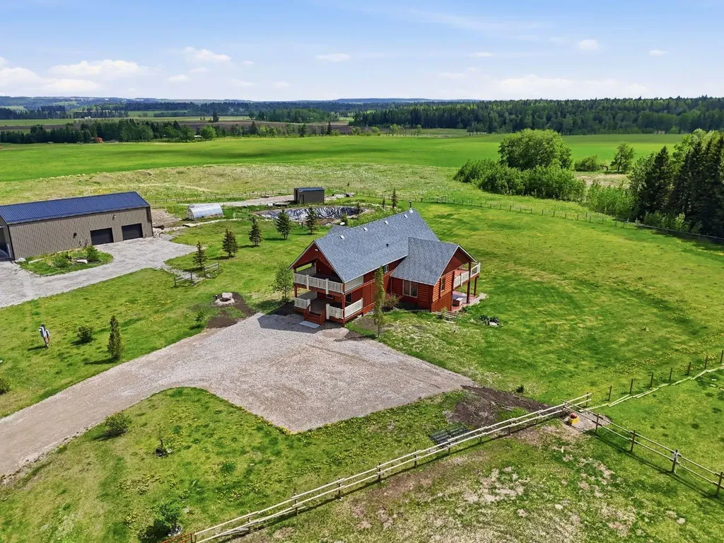 3-4535 Township Road 320 Rural Mountain View County AB T0M 1X0