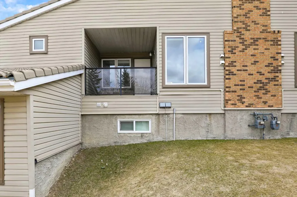 103 Coachway Lane SW Calgary AB T3H 2V9