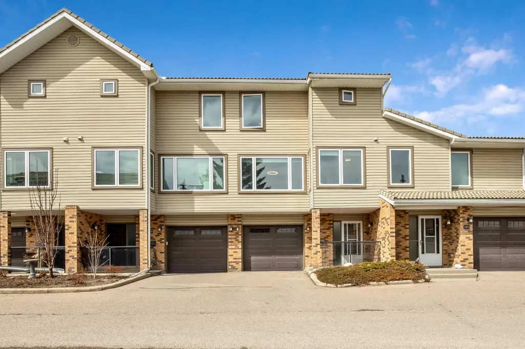 103 Coachway Lane SW Calgary AB T3H 2V9