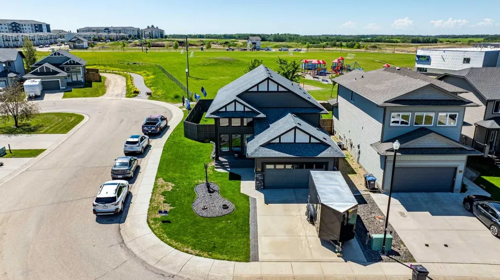 35 Bowman Circle Sylvan Lake AB T4S 0H9