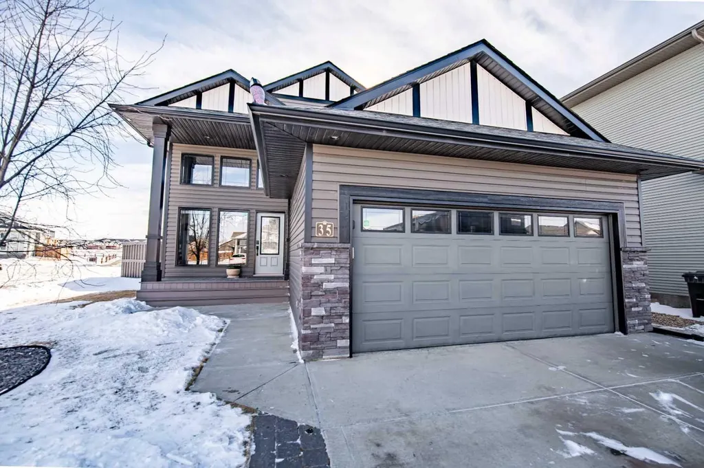 35 Bowman Circle Sylvan Lake AB T4S 0H9