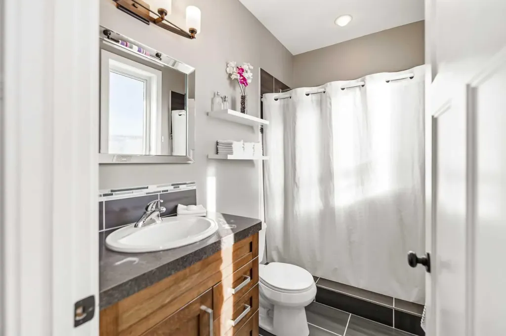 35 Bowman Circle Sylvan Lake AB T4S 0H9