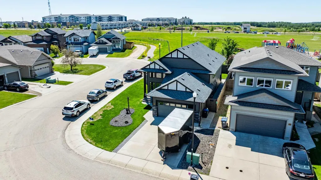 35 Bowman Circle Sylvan Lake AB T4S 0H9