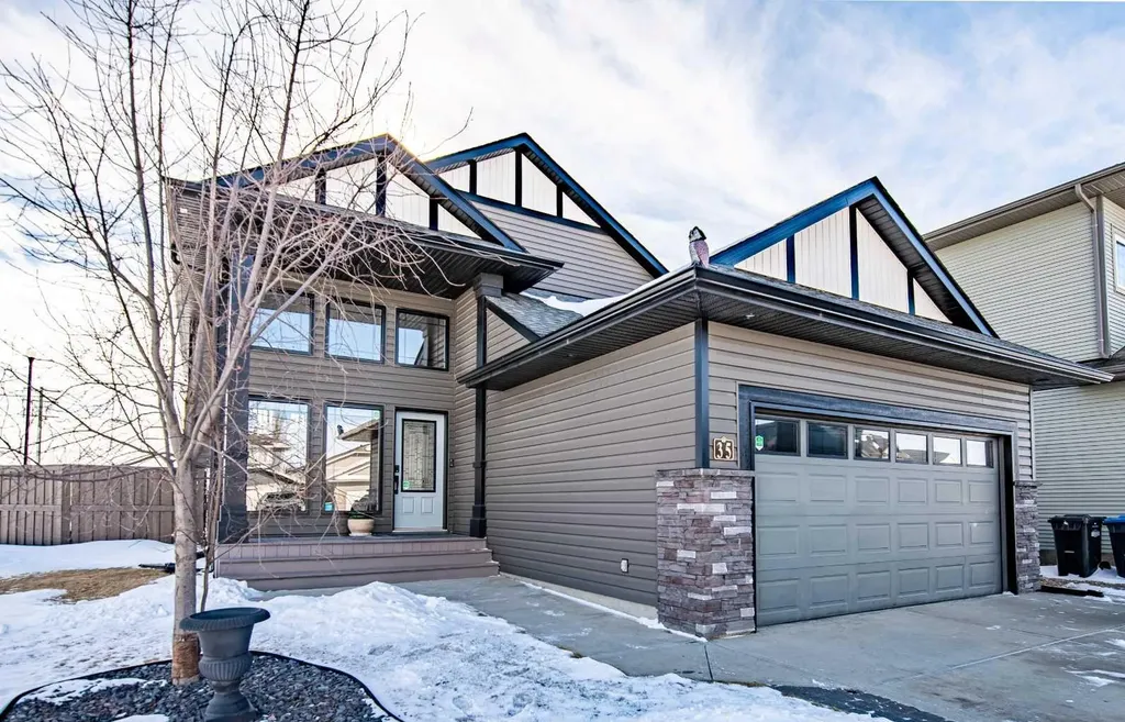 35 Bowman Circle Sylvan Lake AB T4S 0H9