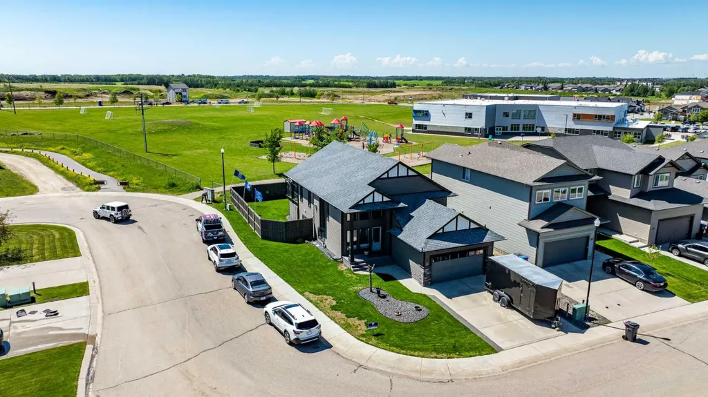 35 Bowman Circle Sylvan Lake AB T4S 0H9