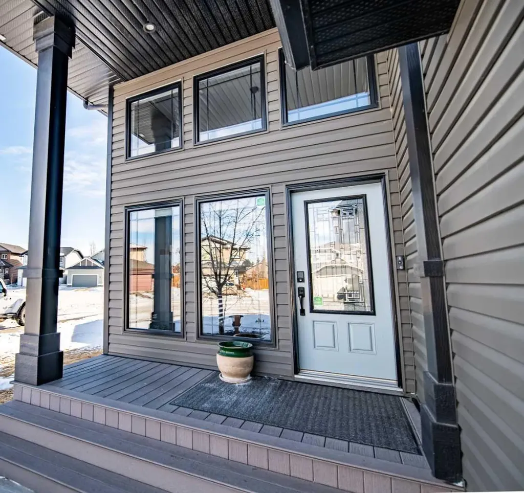 35 Bowman Circle Sylvan Lake AB T4S 0H9