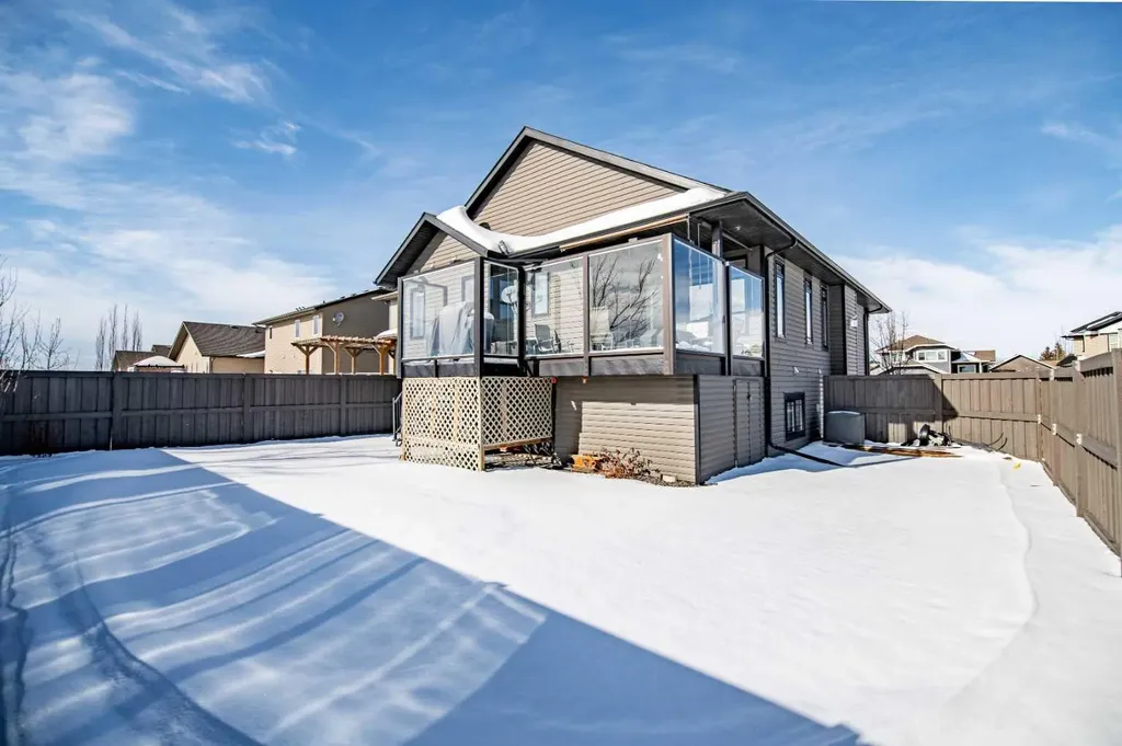35 Bowman Circle Sylvan Lake AB T4S 0H9