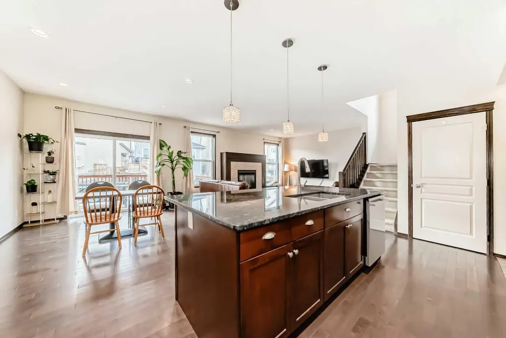691 Panamount Boulevard NW Calgary AB T3K 0J1