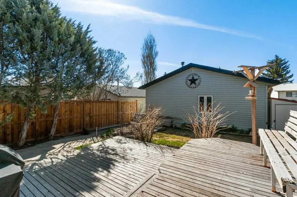 1417 Mccrimmon Drive Carstairs AB T0M 0N0