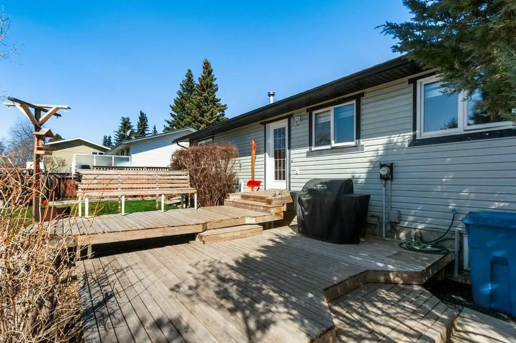 1417 Mccrimmon Drive Carstairs AB T0M 0N0