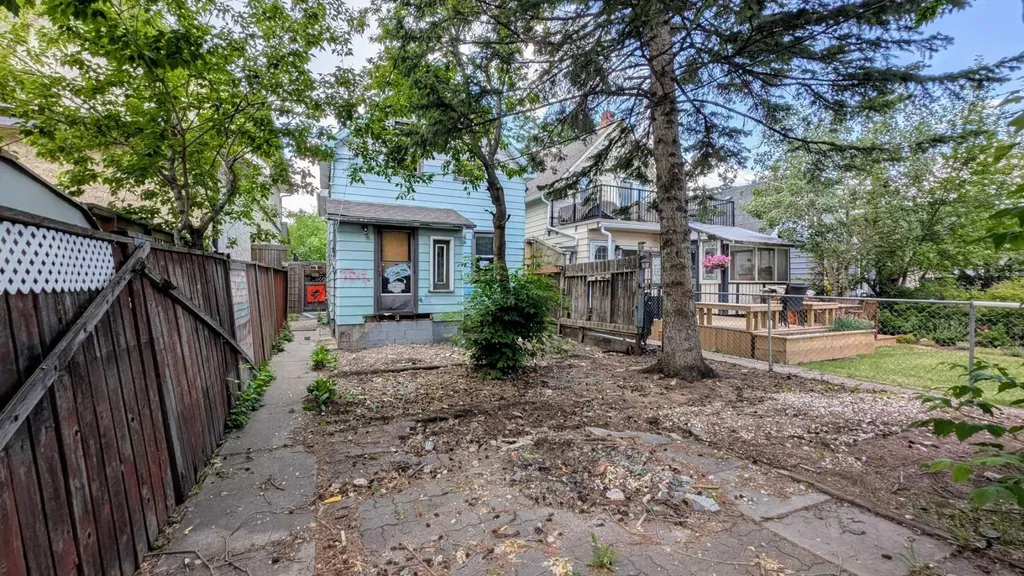 2916 17 Street SE Calgary AB T2G 3W3