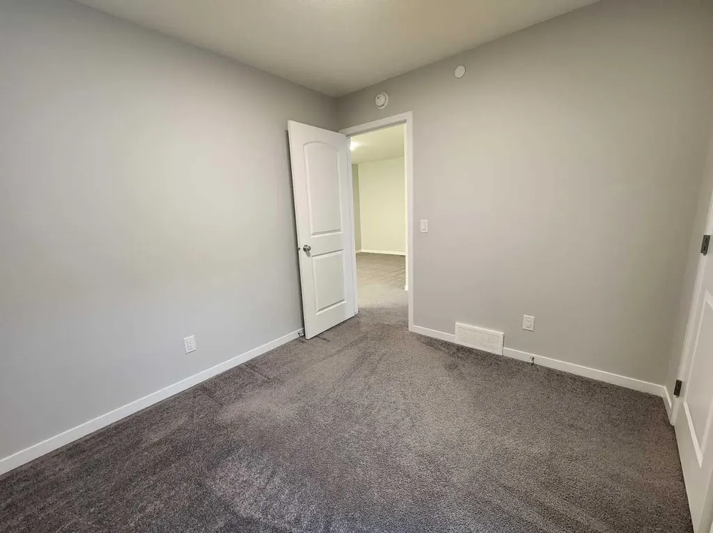 90 Howse Common NE Calgary AB T3P 1L2