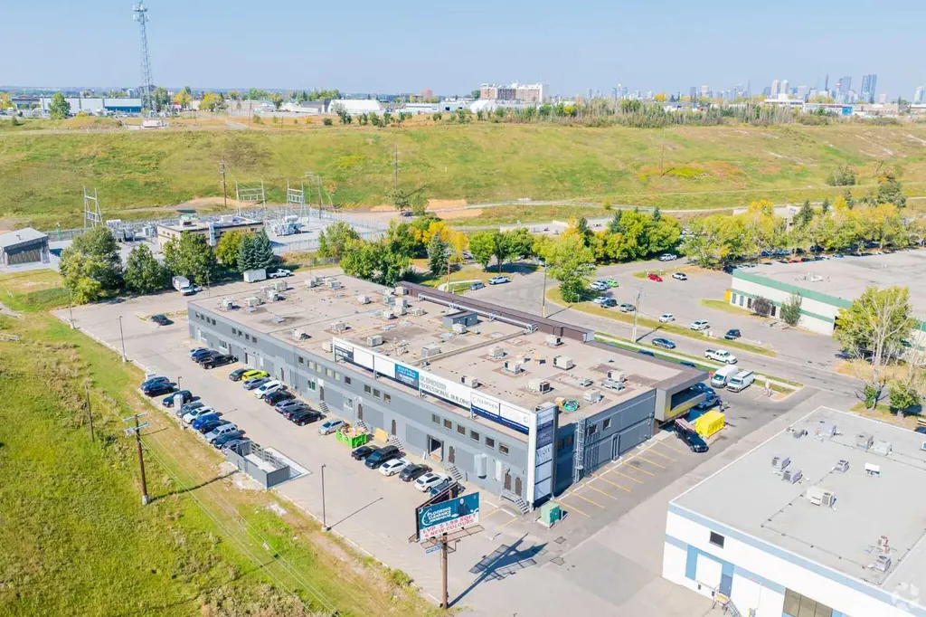 1035 64 Avenue SE Calgary AB T2H 2J7
