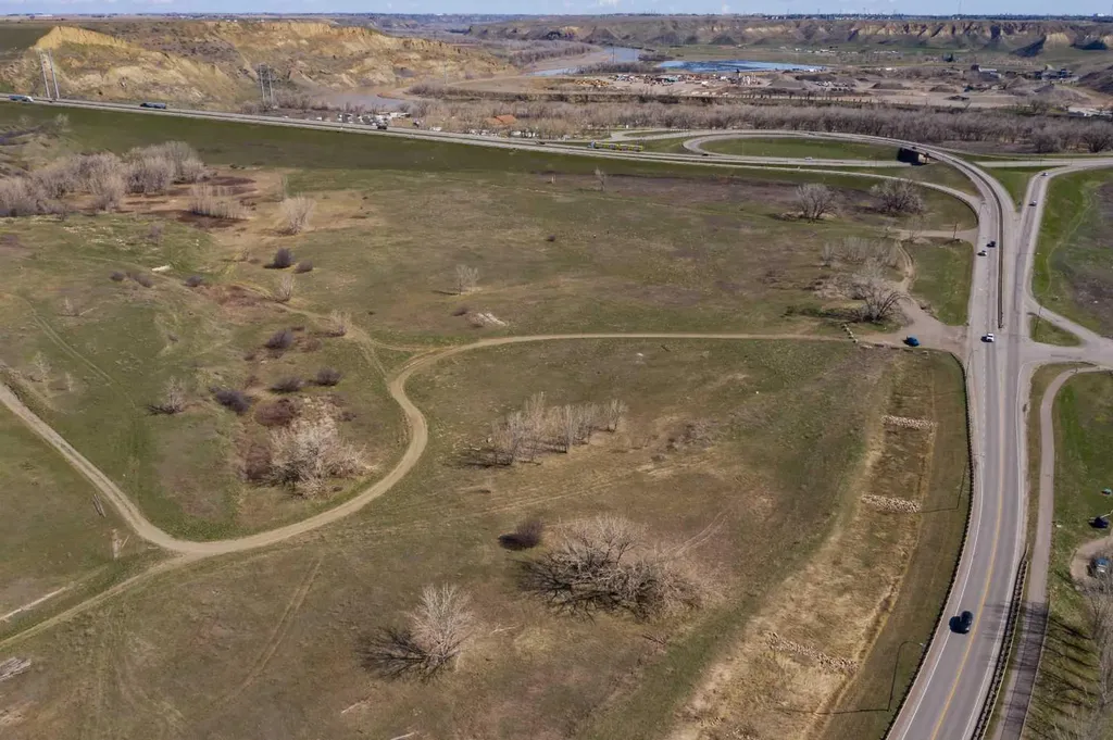 55,75,105,121,125 Bridge Drive W Lethbridge AB T1J 4S5